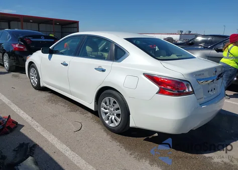 2015 Nissan Altima 2.5 S z USA, uszkodzony, nr VIN 1N4AL3AP0FN307176